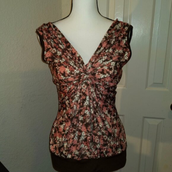 Delusional Tops - Ladies Floral Top  Size Large  by Delusional  Brown, Mauve & Cream  Sleeveless
